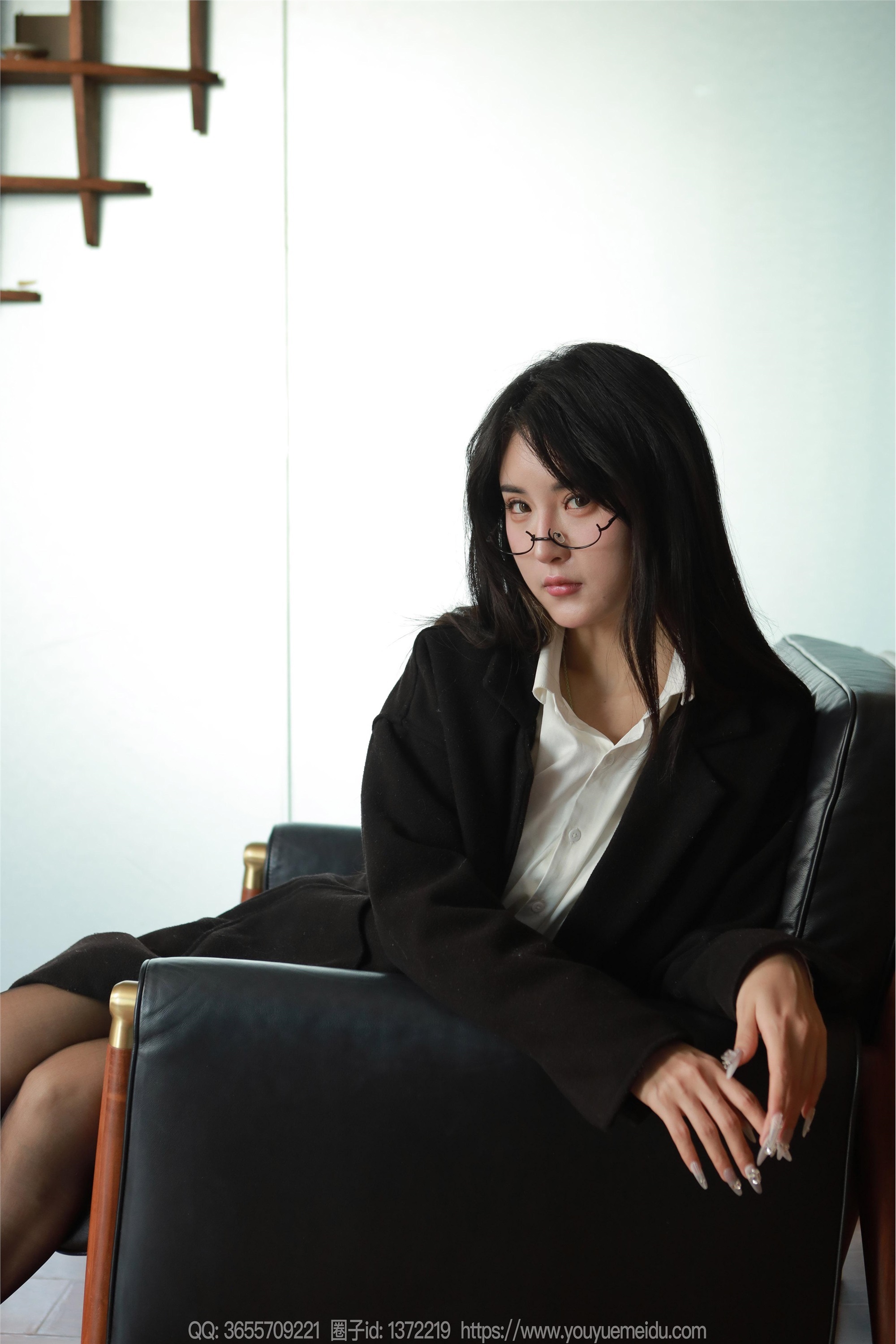 IESS异思趣向  2024.12.24 丝享家 1932 小宝《黑色外套（上）》